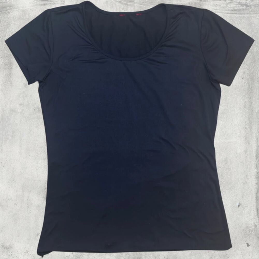 Black tshirt‎